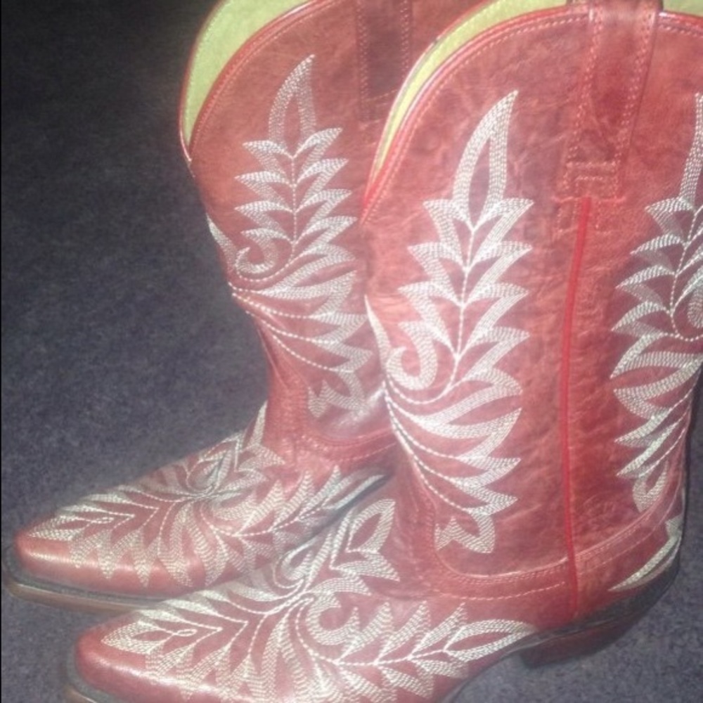 Cowgirl boots ariat